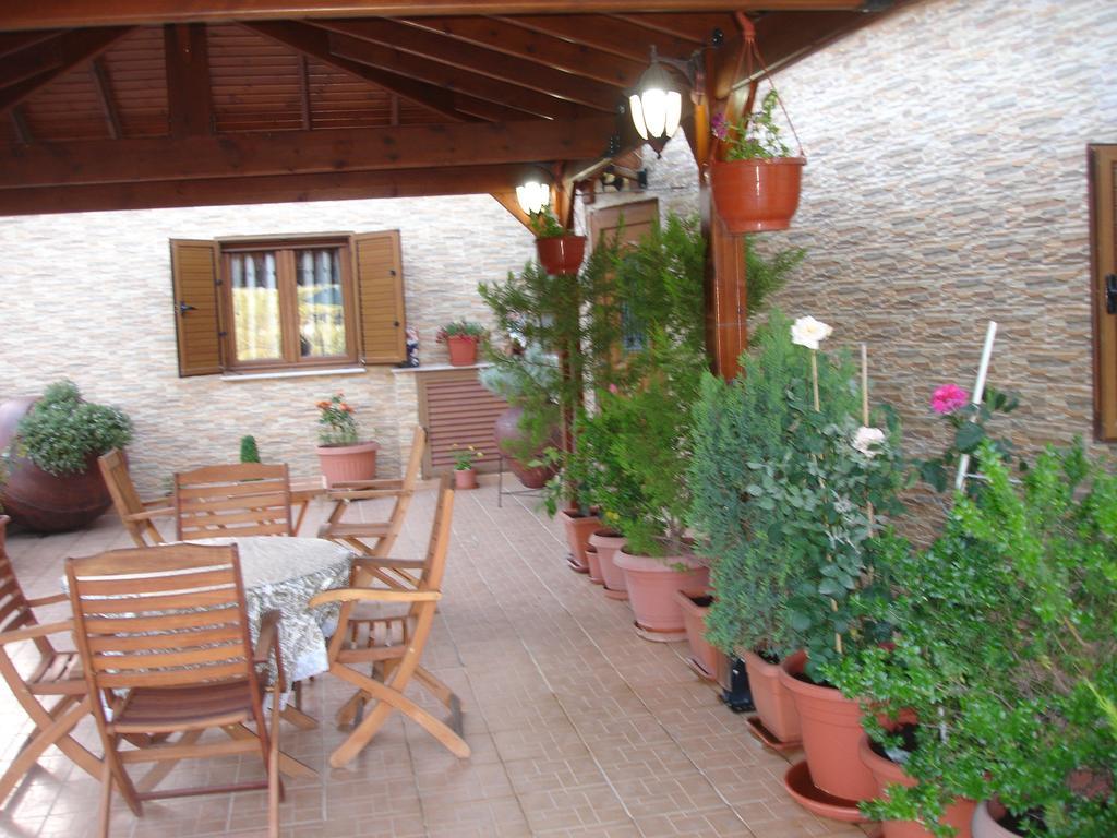 The Love Holiday House Tris Elies Exterior foto